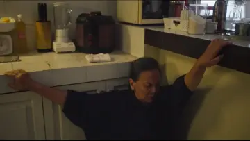 Zasłona do filmu "Bila Esok Ibu Tiada" #666591