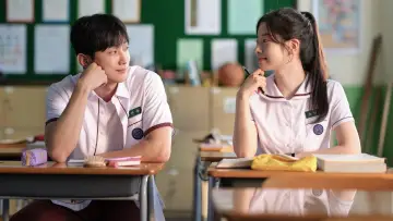 Zasłona do filmu "그 시절, 우리가 좋아했던 소녀" #615631