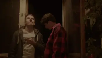 Zasłona do filmu "Надто Близько" #476833