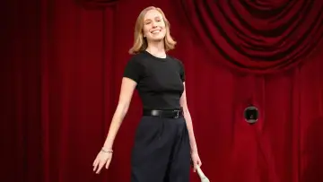Zasłona do filmu "Hannah Einbinder: Wszystkie ręce na pokład" #490617