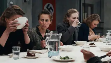 Zasłona do filmu "Le assaggiatrici" #607556