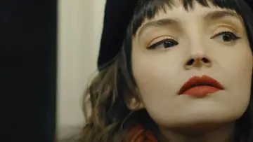 Zasłona do filmu "Lauren Mayberry: I Change Shapes" #480263