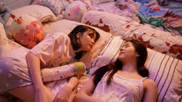 Zasłona do filmu "แฟลตเกิร์ล ชั้นห่างระหว่าง เ ร า" #882788