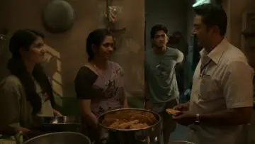 Zasłona do filmu "3 பி.ஹெச்.கே" #785121