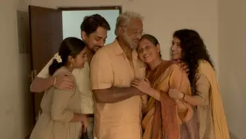 Zasłona do filmu "3 பி.ஹெச்.கே" #785124