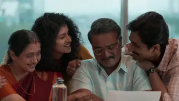 Zasłona do filmu "3 பி.ஹெச்.கே" #785126