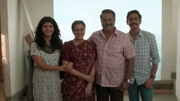 Zasłona do filmu "3 பி.ஹெச்.கே" #785127
