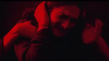 Zasłona do filmu "Cómo Desaparecer Completamente" #481078