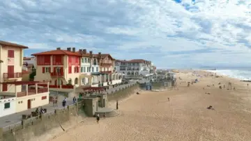 Zasłona do filmu "Hossegor, histoires d