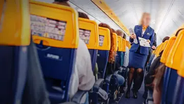 Zasłona do filmu "Sous haute pression, le système Ryanair" #484965