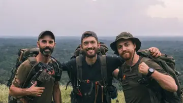 TAÏ: 33 jours dans la dernière forêt primaire d’Afrique de l’Ouest plakat