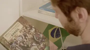 Zasłona do filmu "Tudo Acaba Em Pizza" #485259