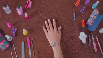 Zasłona do filmu "Manicure Po!" #967622