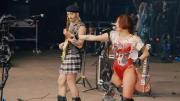 Zasłona do filmu "Lulu Van Trapp en concert à We Love Green 2024" #488020