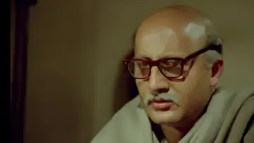 Zasłona do filmu "Saaransh" #1156915