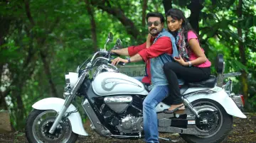 Zasłona do filmu "റൺ ബേബി റൺ" #1146824