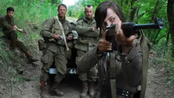 Zasłona do filmu "Święci i żołnierze: Credo spadochroniarza" #358466