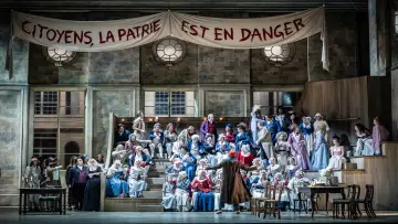 Zasłona do filmu "Royal Opera House: Andrea Chénier" #491718