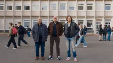 Zasłona do filmu "T