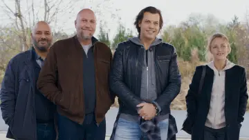 Zasłona do filmu "T
