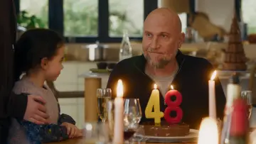 Zasłona do filmu "T