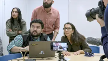 Zasłona do filmu "Majority Rules" #503446