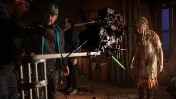 Zasłona do filmu "Lee Cronin