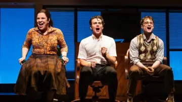Zasłona do filmu "Merrily We Roll Along" #548392
