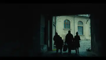 Zasłona do filmu "Between Borders" #982427