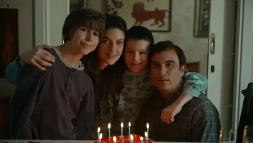 Zasłona do filmu "Familia" #737439