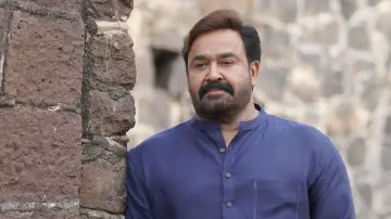Zasłona do filmu "ഹൃദയപൂര്‍വ്വം" #784279