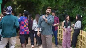 Zasłona do filmu "ഹൃദയപൂര്‍വ്വം" #784292