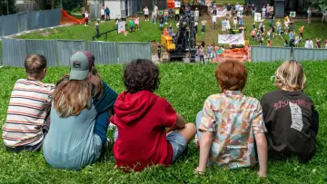 Zasłona do filmu "Igrišča ne damo" #982411