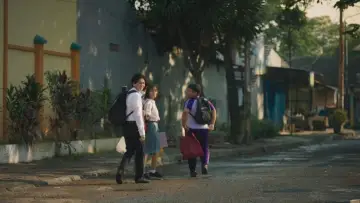 Zasłona do filmu "1 Kakak 7 Ponakan" #704994