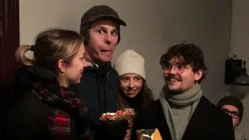 Zasłona do filmu "Dette er ikke en fest (det er en vinkveld)" #788672