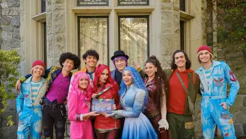 Zasłona do filmu "Descendants: Wicked Wonderland" #704861