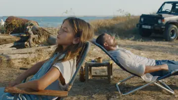 Zasłona do filmu "Hold Onto Me" #544067