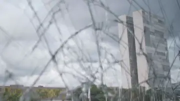 Zasłona do filmu "Apokalipsa w tropikach" #677912