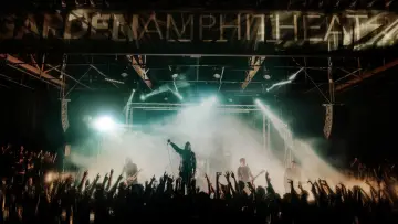 Zasłona do filmu "Saosin: Live From the Garden Amphitheater" #736900