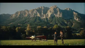 Zasłona do filmu "FLÜGGE" #1172585