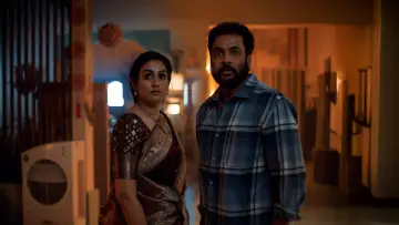 Zasłona do filmu "సాంప్రదాయిని సుప్పిని సుద్దపూసని" #796547