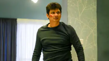 Zasłona do filmu "பிளாக்" #1191239