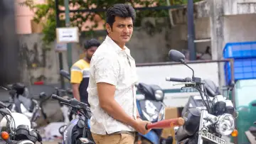 Zasłona do filmu "பிளாக்" #1191252