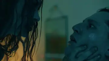 Zasłona do filmu "The Crucifix: Blood of the Exorcist" #651579