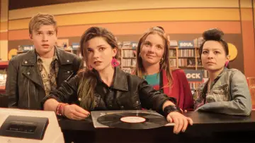 Zasłona do filmu "Wszystko przed nami" #979626