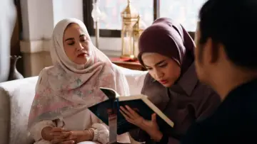 Zasłona do filmu "La Tahzan: Cinta, Dosa, Luka..." #672924