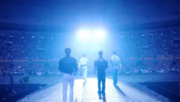 Zasłona do filmu "하이라이트: 라이츠 고 온, 어게인 인 시네마" #1608826