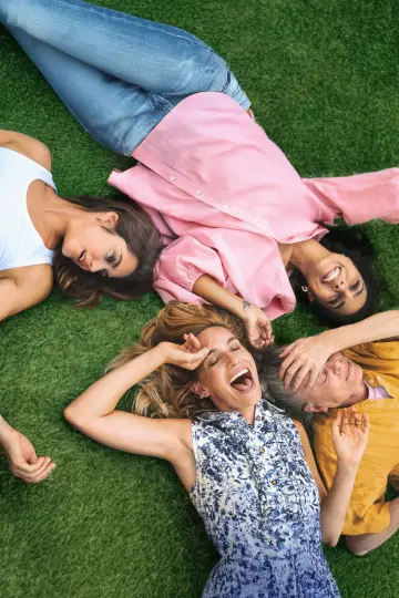 Plakat do filmu "Pod parou" #1530637