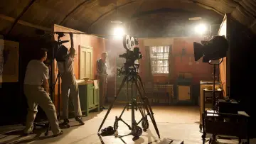 Zasłona do filmu "Think of England" #1890200