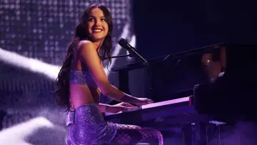 Zasłona do filmu "Olivia Rodrigo: GUTS World Tour" #1184548